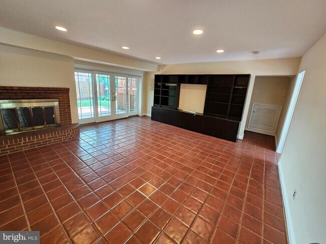 Building Photo - 452 W Taylor Run Pkwy
