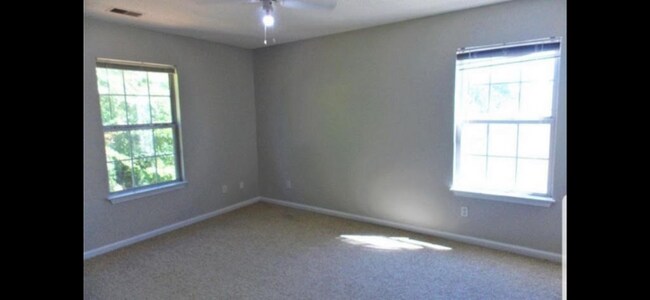 Building Photo - 105 Merowey Ct