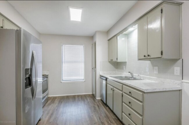 Foto del edificio - 611 Butterfield Trail