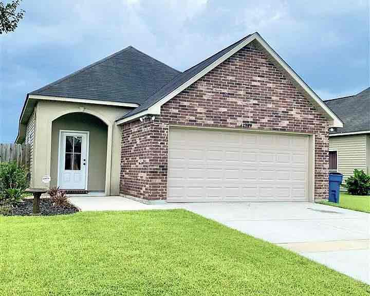 42344 Palmstone Ave, Prairieville, LA 70769 House Rental in