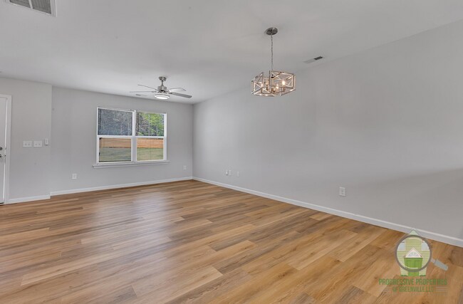 Foto del edificio - 4 Wofford Rd