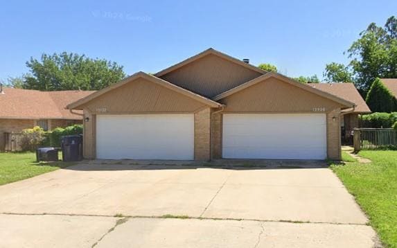 Foto principal - 12520 Abbotts Way
