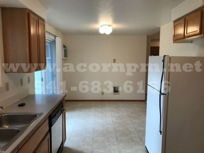 Building Photo - 1056 Colony Pond Dr