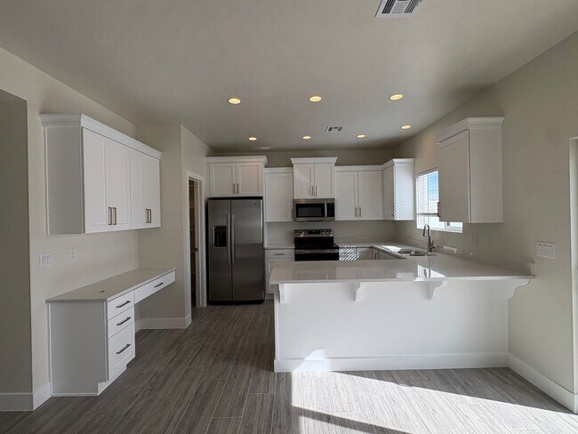 Foto del edificio - Brand New Townhome