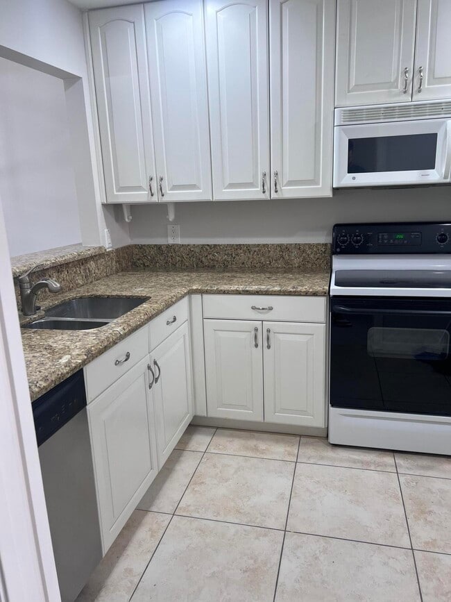 Building Photo - 6926 Escobar Ct