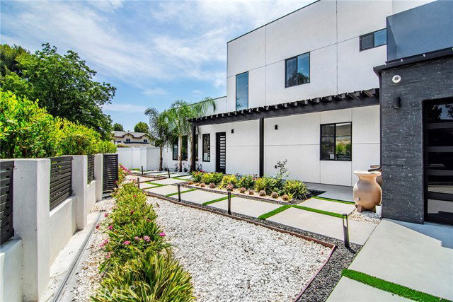 Building Photo - 4829 Saloma Ave