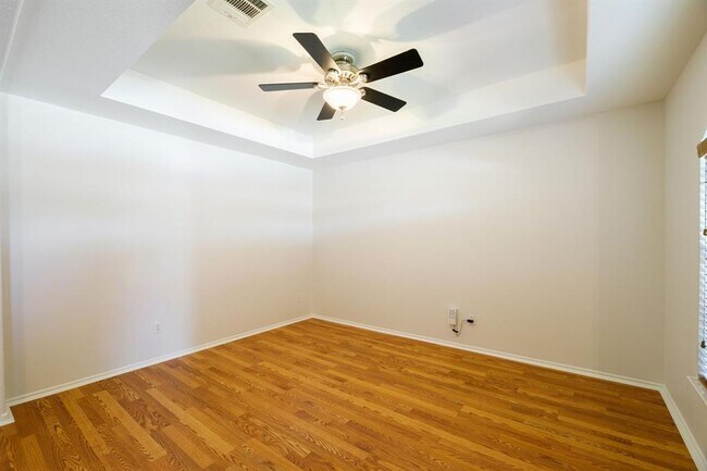 Building Photo - 709 Crane Canyon Pl
