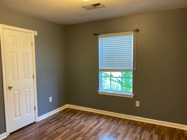 Building Photo - 97 Harmony Dr E