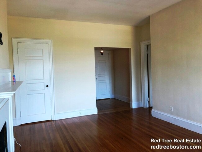 Building Photo - 470 Beacon St