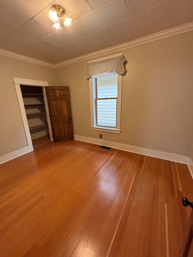 Building Photo - Classic Northside Home with fenced yard an...