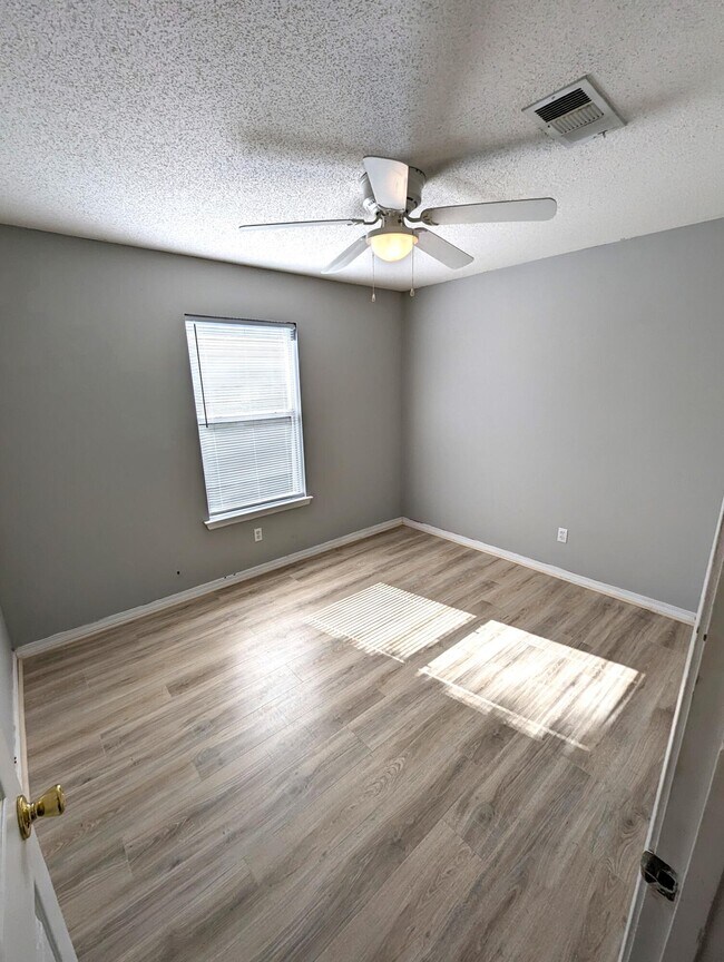 Building Photo - 7647 Chablis Cir