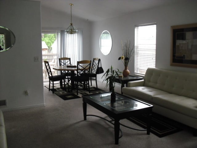 Building Photo - Single Family Ranch Style Home In Aurora!