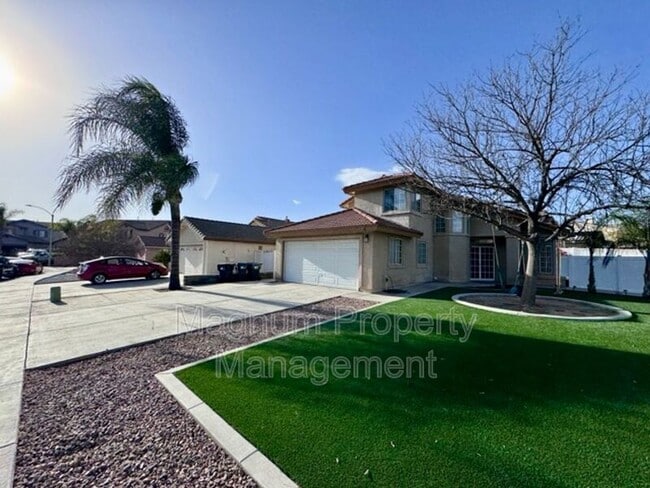 Foto del edificio - 40475 Crystal Aire Ct