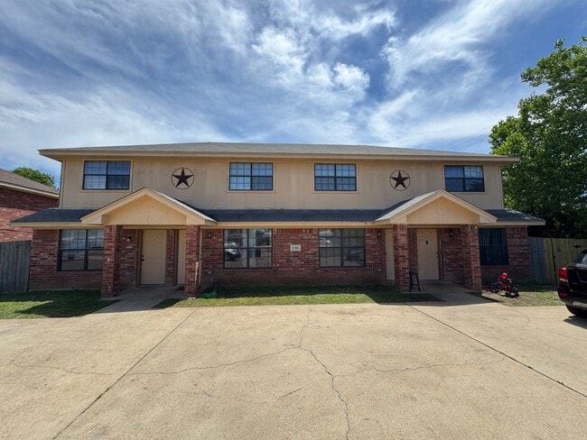 Building Photo - 1106 Lansberry Ct