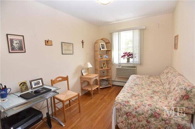 Foto del edificio - 2301 Gerritsen Ave