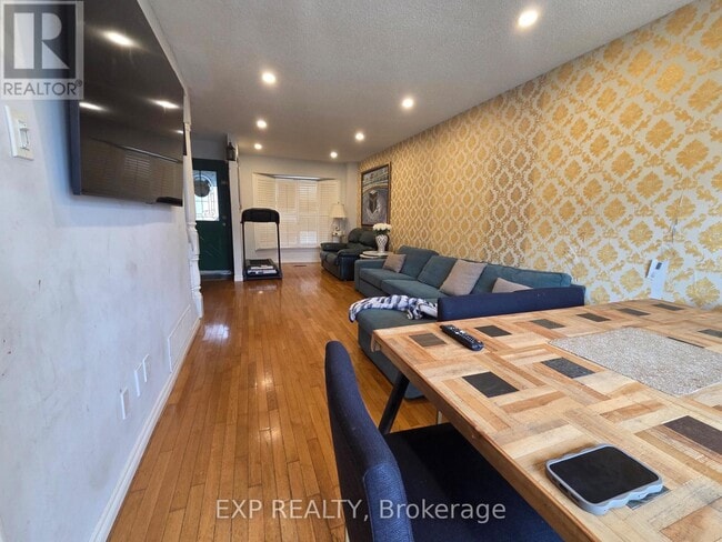 Building Photo - 3082 Cantelon Crescent