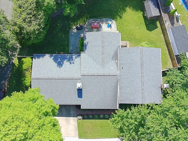 Foto del edificio - 8097 Winding Way Ct
