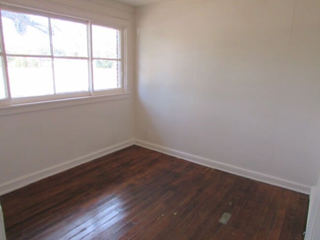 Foto del edificio - End Unit of a Duplex