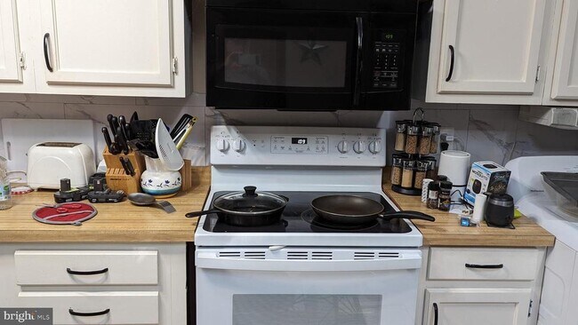 Foto del edificio - 412 Northwood Cir