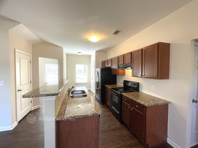 Foto del edificio - 138 Forrest Hills Dr