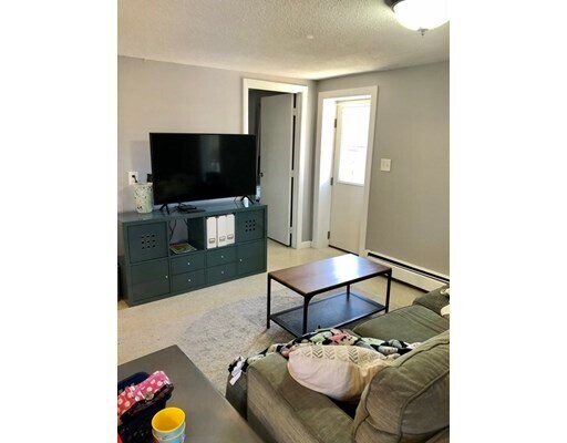 Building Photo - 195 Riverview Ave