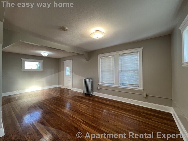 Foto del edificio - Everett 2 Bedroom - Parking Included  - Fr...