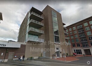 Building Photo - 220 Riverplace