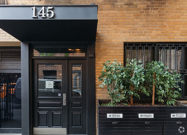 Building Photo - 145 E 26th St