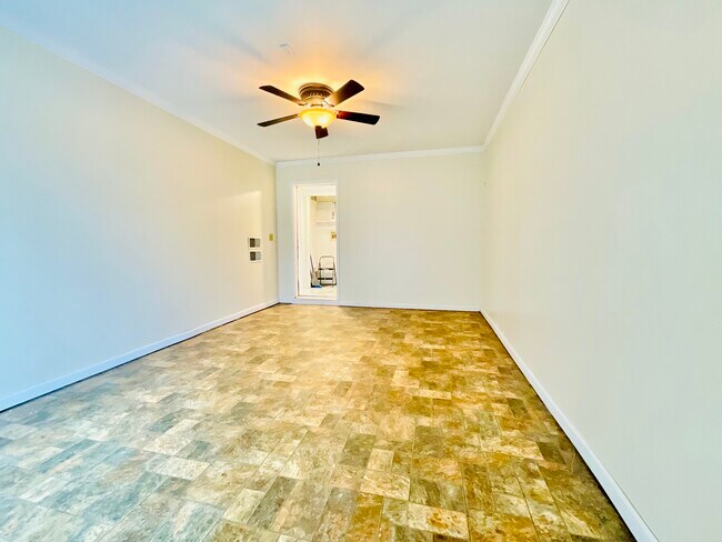 Foto del edificio - 3309 Glen Hollow Dr