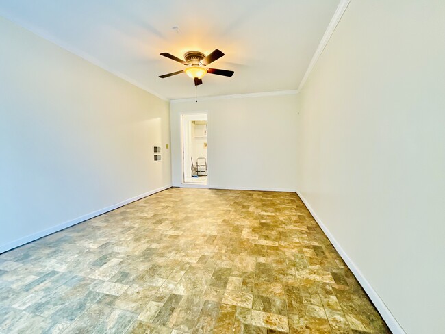 Building Photo - 3309 Glen Hollow Dr