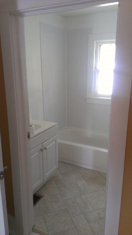 Building Photo - 305 Mountain View Dr