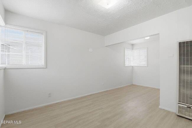 Building Photo - 3912 Kemp Ave