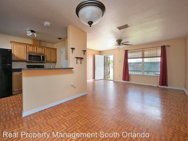 Building Photo - 3 br, 2 bath House - 402 W 10th St