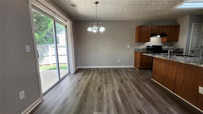Building Photo - 281 Silver Ridge Dr
