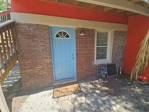 Building Photo - 2110 7th Ave W