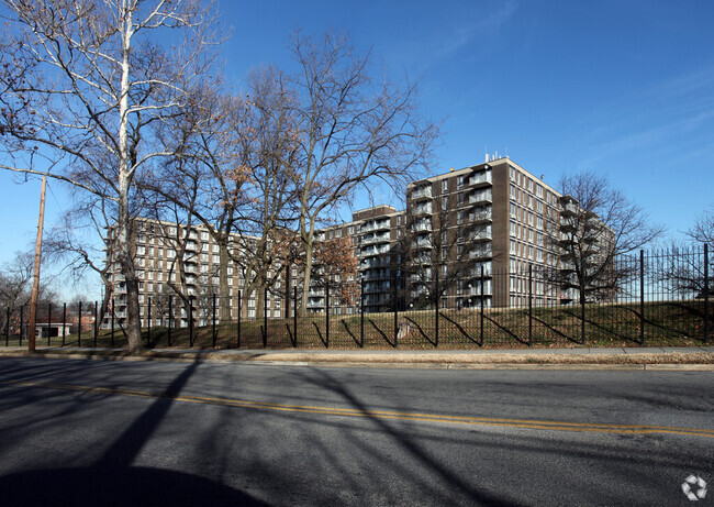 Building Photo - The Vista