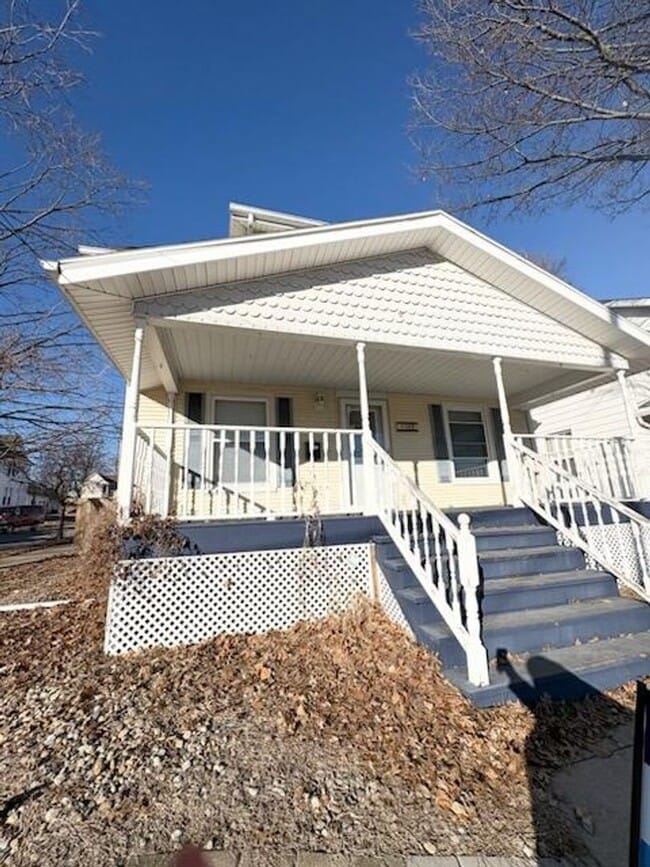 Building Photo - 1102 N Madison St