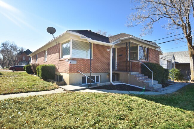Building Photo - 2303 Taylor Ave