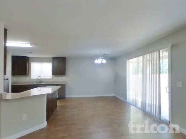 Building Photo - 5213 S 23rd Pl