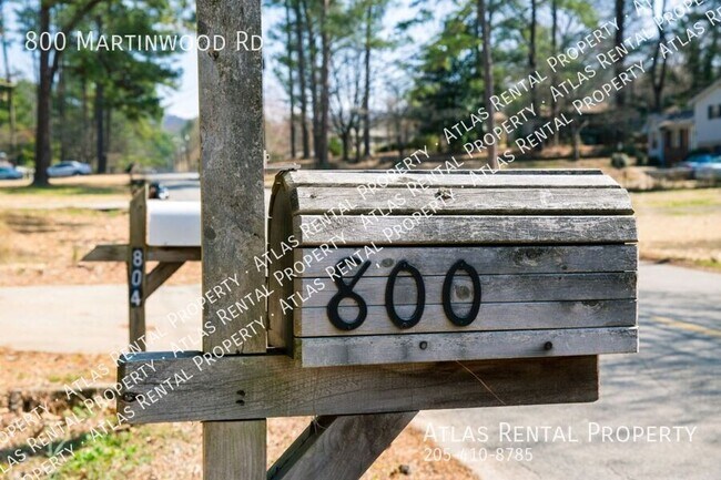 Foto del edificio - 800 Martinwood Rd