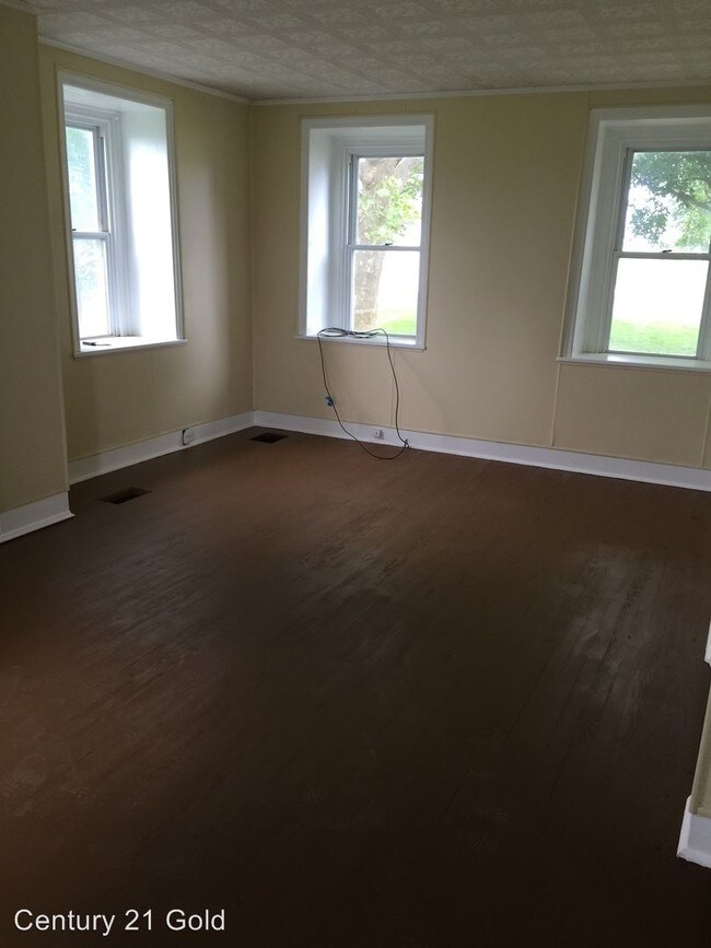 Foto del edificio - 3 br, 1.5 bath House - 399 School Rd