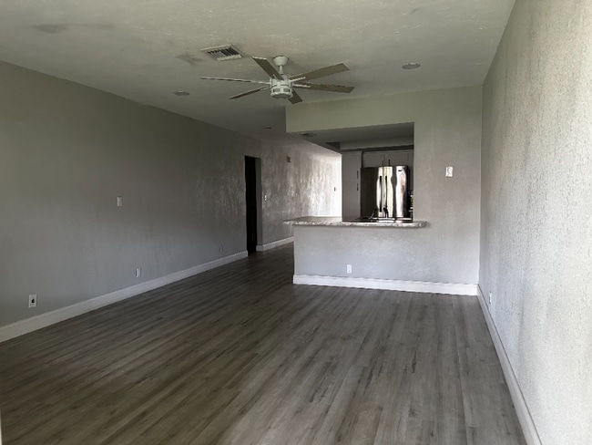 Building Photo - 7902 NW 70th Ct