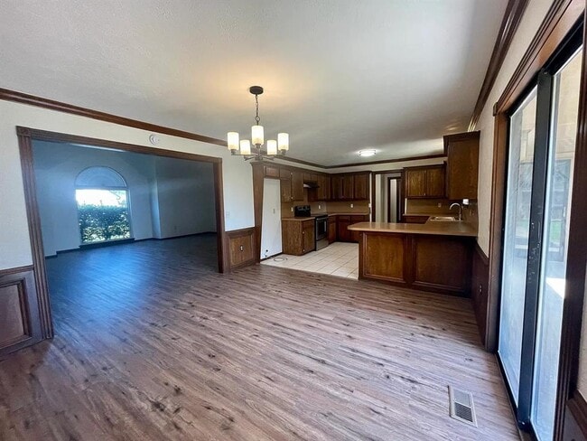 Building Photo - 2705 Clover Glen Dr