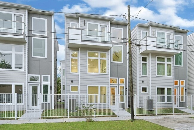 Building Photo - 6713 St Augustine St