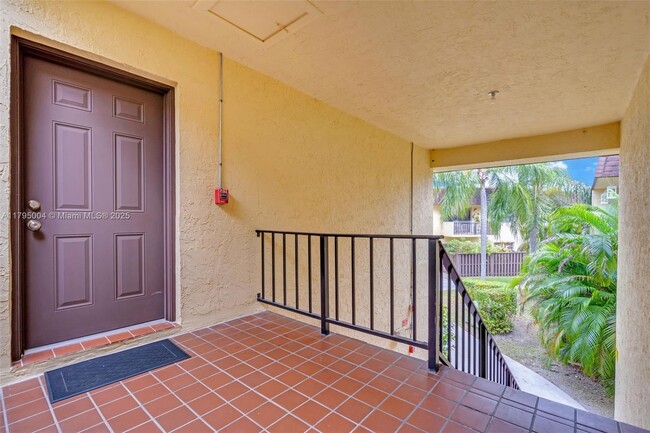 Building Photo - 13712 SW 90th Ave