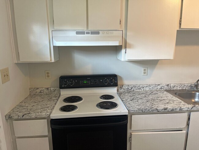 Foto del edificio - 2 Bed, 1 Bath Apartment