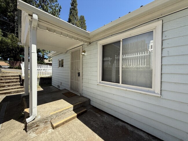 Foto del edificio - 203 NW Pine St