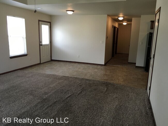 Building Photo - 3 br, 2 bath House - 120 SE Rock Garden Lane