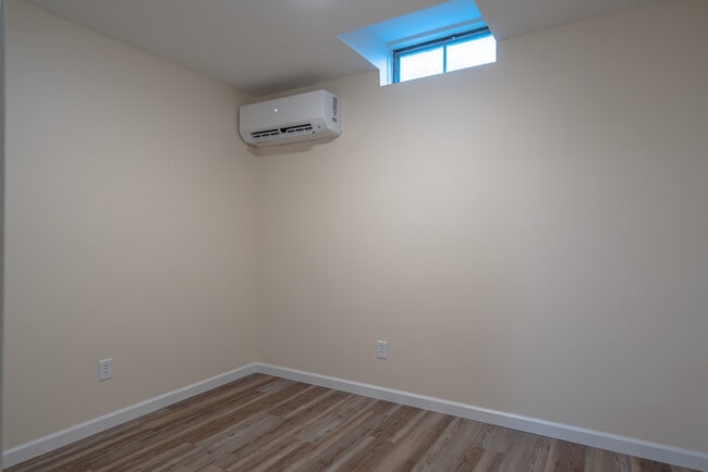 Building Photo - 1141 S Wapakoneta Rd