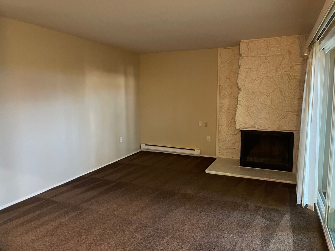 Foto principal - Cozy 2bd Condo in Overlake!